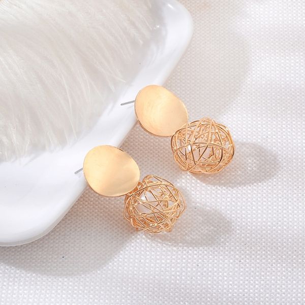 hollow retro geometric earrings simple woven ball pearl earrings for woman girls jewelry earrings
hollow retro geometric earrings simple woven ball pearl earrings for woman girls jewelry earrings