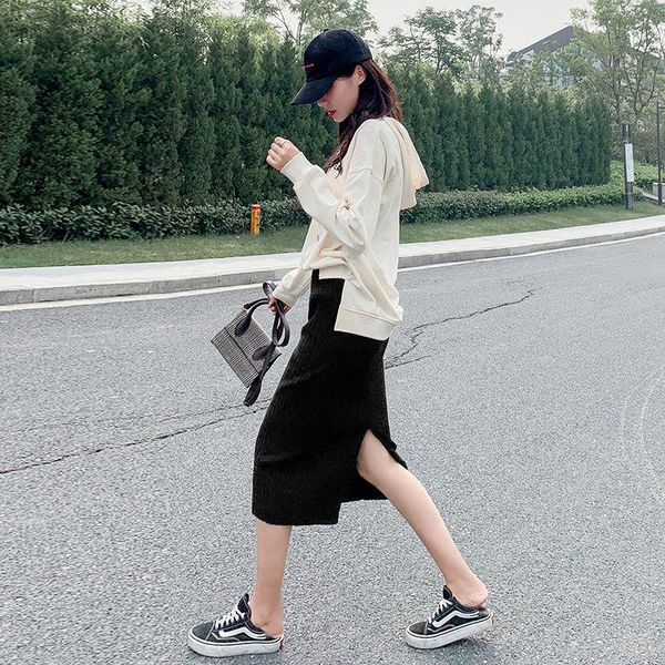 skirts 2021 women office knitted midi sweater skirt elastic high waist black knee length fall autumn winter women's clothes
skirts 2021 women office knitted midi sweater skirt elastic high waist black knee length fall autumn winter women's clothes