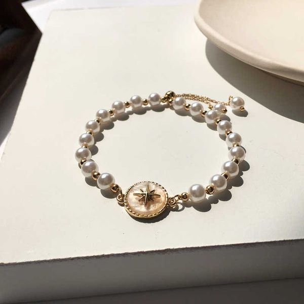 individual creativity european style dign pearl bracelet female show white elegant lady temperament bracelet dignified hand adornment, Golden;silver
individual creativity european style dign pearl bracelet female show white elegant lady temperament bracelet dignified hand adornment, Golden;silver