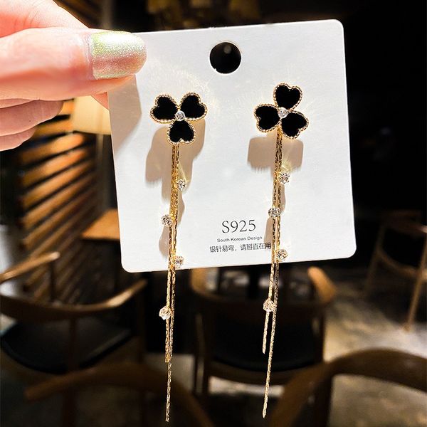 925 sterling silver stud earrings three leaves flower clover long tassel stud earring black crystal jewelry present for girls lady 2020 ins, Golden;silver
925 sterling silver stud earrings three leaves flower clover long tassel stud earring black crystal jewelry present for girls lady 2020 ins, Golden;silver