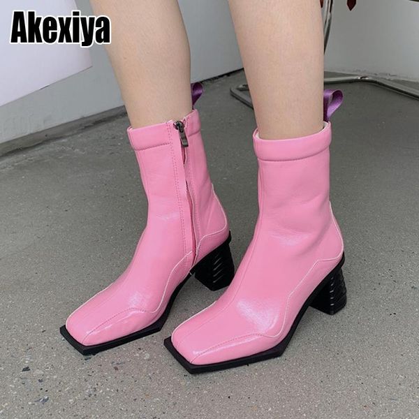 boots 2021 autumn winter black retro for women leather short design ladies ankle bc1831
boots 2021 autumn winter black retro for women leather short design ladies ankle bc1831