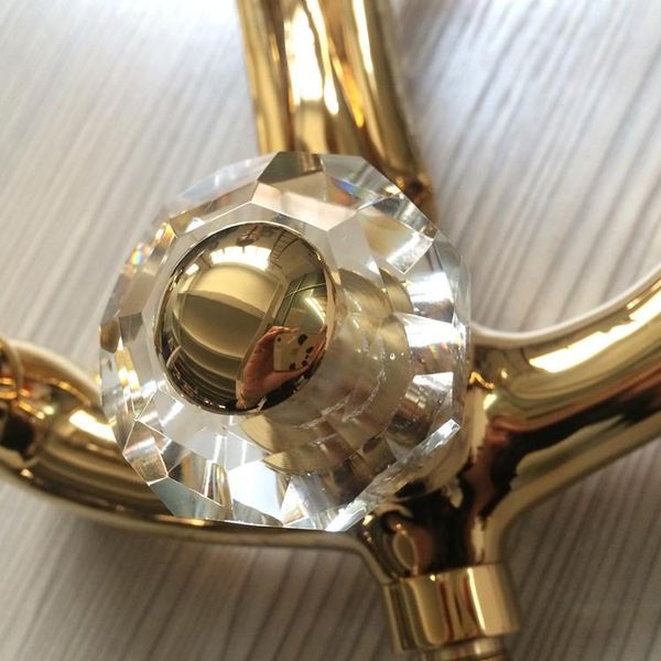 floor standing gold finish pvd swan bath shower bathtub faucet with hand shower (crystal handles or swan handles )
floor standing gold finish pvd swan bath shower bathtub faucet with hand shower (crystal handles or swan handles )