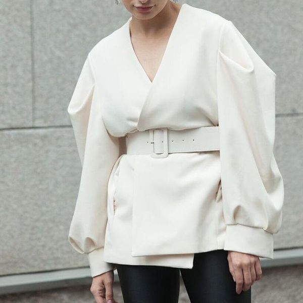 fashion spring solid v neck jackets women elegant tie belt fold short coats women side split puff sleeve jackets ladies, Black;brown
fashion spring solid v neck jackets women elegant tie belt fold short coats women side split puff sleeve jackets ladies, Black;brown