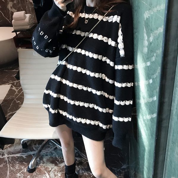 2021 korean oversize casual women sweaters pullovers streetwear long sleeve vintage striped sueter mujer loose lazy style pull femme uf9, White;black 
2021 korean oversize casual women sweaters pullovers streetwear long sleeve vintage striped sueter mujer loose lazy style pull femme uf9, White;black