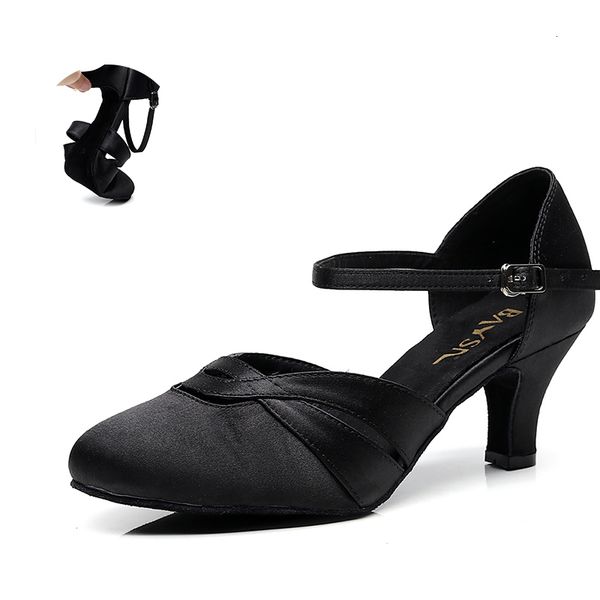 2021 new ladies closed toe latin black soft sole ballroom latino dance woman girls salsa dancing shoes for party v1yx 5n1e
2021 new ladies closed toe latin black soft sole ballroom latino dance woman girls salsa dancing shoes for party v1yx 5n1e