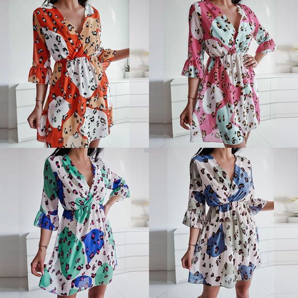autumn 2021 leopard print deep v stitched ruffle sleeve pleated women's dress, White
autumn 2021 leopard print deep v stitched ruffle sleeve pleated women's dress, White