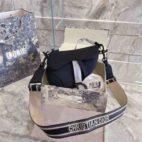 handbagd 's 2021 casual and fashionable women's bag in leather one shoulder saddle cowhide handbaggg bag
handbagd 's 2021 casual and fashionable women's bag in leather one shoulder saddle cowhide handbaggg bag