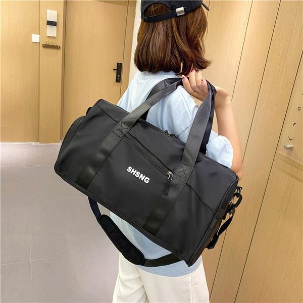 duffel bags yilian nylon cloth large capacity travel bag 2021 men's and women's backpacks stylish versatile luggage
duffel bags yilian nylon cloth large capacity travel bag 2021 men's and women's backpacks stylish versatile luggage