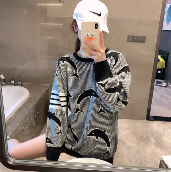 2021 autumn and winter four bar tb college wind dolphin pattern loose lazy knitting versatile fashion sweater, White;black
2021 autumn and winter four bar tb college wind dolphin pattern loose lazy knitting versatile fashion sweater, White;black