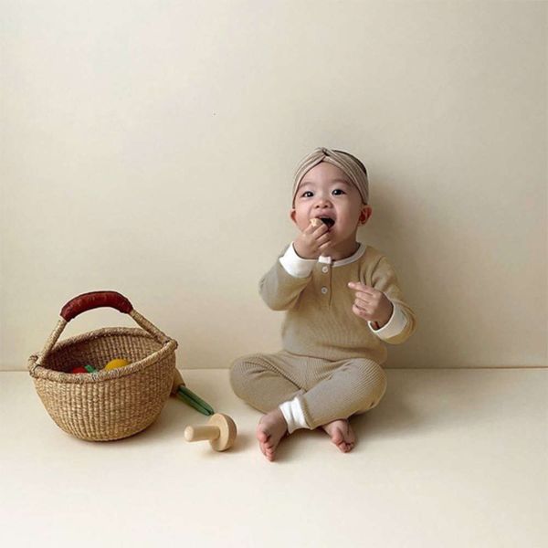 children's clothing 2021 spring south korea new home men's and women's pajamas baby cotton base suit, Blue;red
children's clothing 2021 spring south korea new home men's and women's pajamas baby cotton base suit, Blue;red