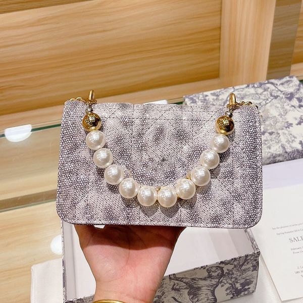 womens memorial saddle shoulder bags pearls handle d totes curb link chain crossbody fashion street nightclub luxurys designers cosmetic cho
womens memorial saddle shoulder bags pearls handle d totes curb link chain crossbody fashion street nightclub luxurys designers cosmetic cho