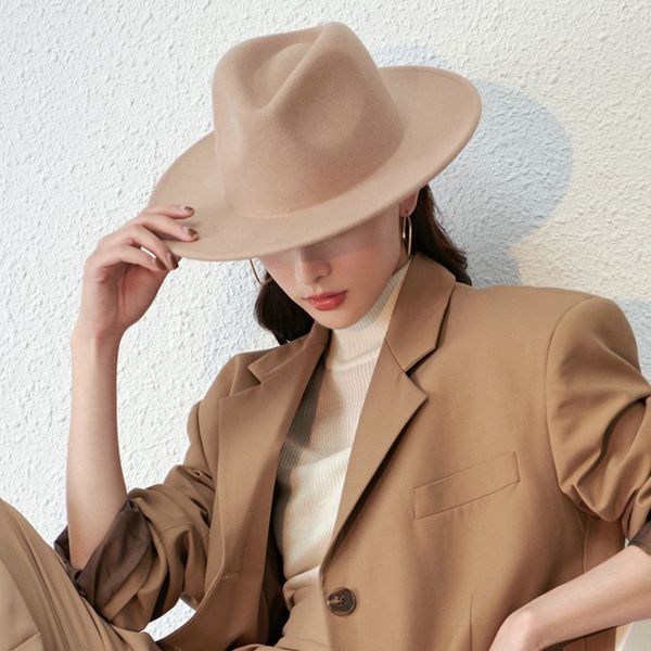 2021 wholesale autumn winter wool hat men and women jazz cap fashion british style pepper choke big bright plate hats, Blue;gray
2021 wholesale autumn winter wool hat men and women jazz cap fashion british style pepper choke big bright plate hats, Blue;gray