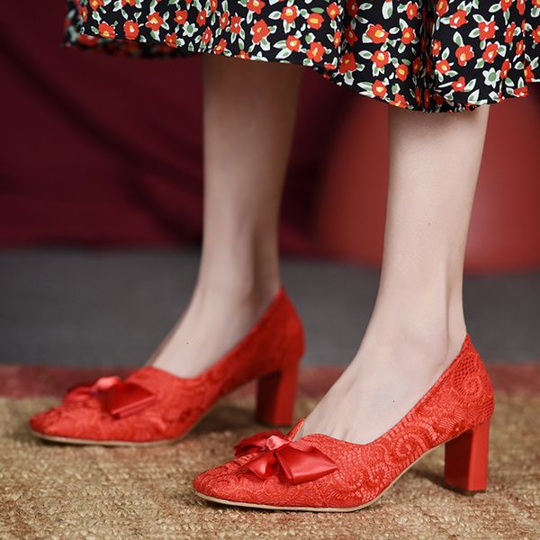 2021 new red bow wedding women elegant white square toe high heels pumps woman fashion silk banquet shoes o6c2, Black
2021 new red bow wedding women elegant white square toe high heels pumps woman fashion silk banquet shoes o6c2, Black