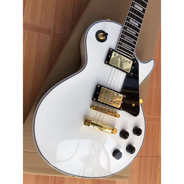 classic white card electric guitar, solid wood piano body, quality accessories, delivery to home.
classic white card electric guitar, solid wood piano body, quality accessories, delivery to home.