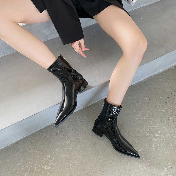 women fashion sock boots pointed toe black/white patent leather flat low heeled back zipper short ankle boots woman size 35-39 211015, Black;red
women fashion sock boots pointed toe black/white patent leather flat low heeled back zipper short ankle boots woman size 35-39 211015, Black;red
