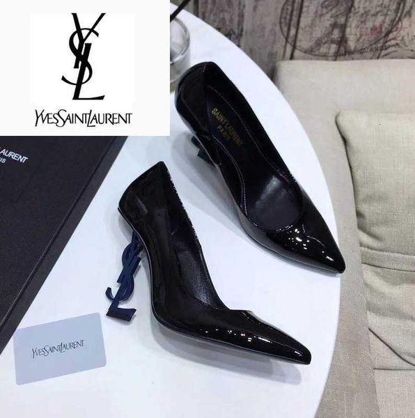luxury brand women high heels sandals slippers mules slides pumps loafers ballerinas sneakers dress shoes designer 8120, Black;white
luxury brand women high heels sandals slippers mules slides pumps loafers ballerinas sneakers dress shoes designer 8120, Black;white
