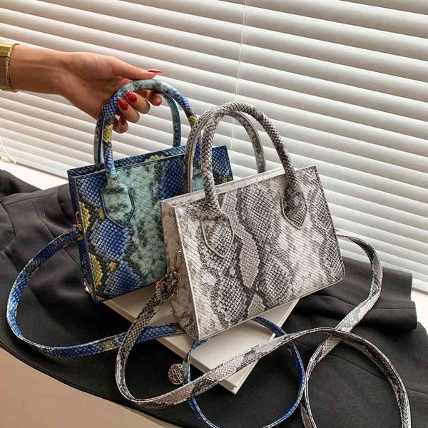 2021 new bag women's fashion handbag color snake pattern single shoulder messenger women's bag bags diana bag
2021 new bag women's fashion handbag color snake pattern single shoulder messenger women's bag bags diana bag
