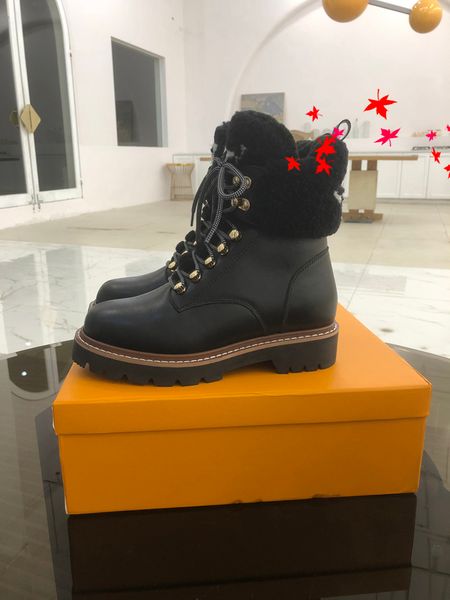 designer boots classic leather thick-soled desert martinboot winter ladies high heels chirstmas halloween easter day shoelace box womens des, Black
designer boots classic leather thick-soled desert martinboot winter ladies high heels chirstmas halloween easter day shoelace box womens des, Black