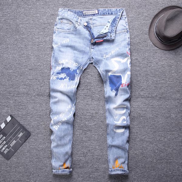 2021 new newly designer fashion light blue slim printed men denim pants streetwear hip hop homme fr38
2021 new newly designer fashion light blue slim printed men denim pants streetwear hip hop homme fr38