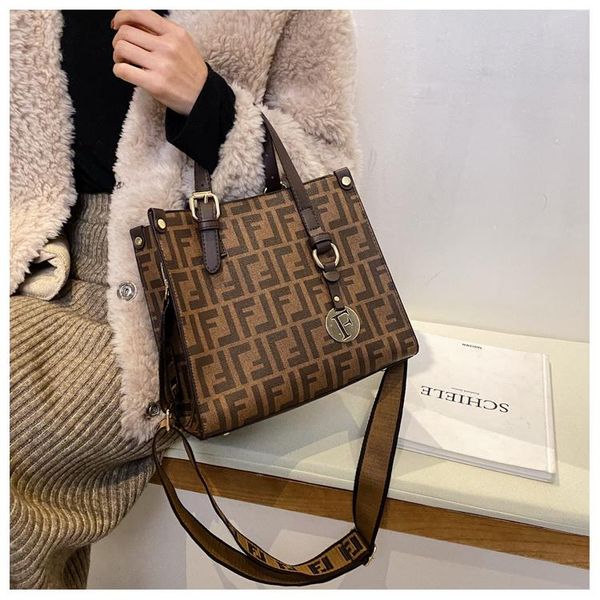 evening bags 2021 letter printed shopping totes fashion one shoulder bucket famous designer purse and handbag sac femme
evening bags 2021 letter printed shopping totes fashion one shoulder bucket famous designer purse and handbag sac femme