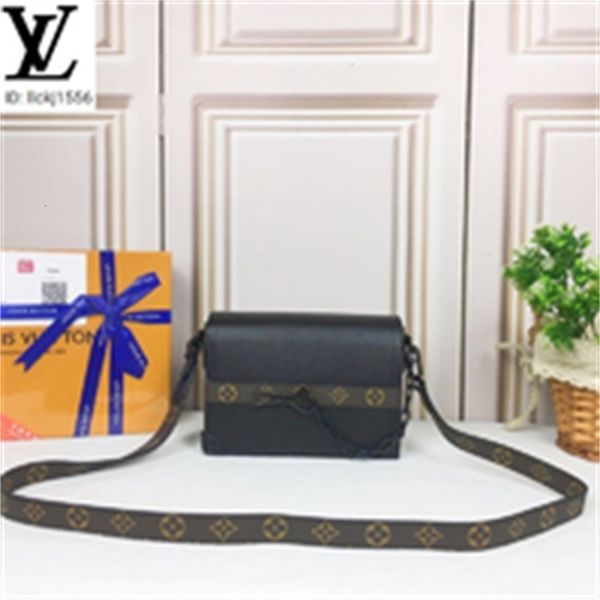 shoulder brand designer luxury p0il m30717 black cross pattern with leather crossbody box bag women handbags iconic bags handles bags to, Red;black
shoulder brand designer luxury p0il m30717 black cross pattern with leather crossbody box bag women handbags iconic bags handles bags to, Red;black