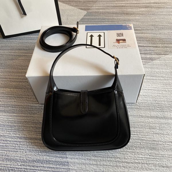 2021 new white leather square bag classic fashion temperament lady's one-shoulder handbag armpit bag solid color
2021 new white leather square bag classic fashion temperament lady's one-shoulder handbag armpit bag solid color
