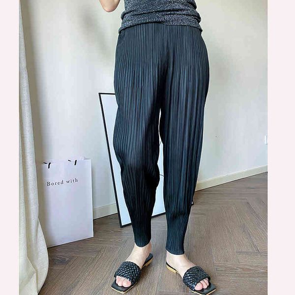 women's pants & capris pleated harem pants for women bloomers joggers korean style high waist carrot plus size long black trousers, Black;white
women's pants & capris pleated harem pants for women bloomers joggers korean style high waist carrot plus size long black trousers, Black;white