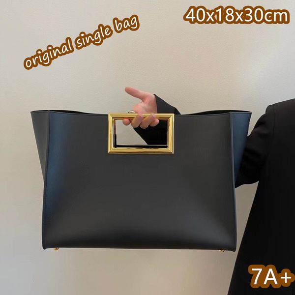 fendbag 7a+clutch bags 2021 ss women's fashion stripe leather classic vintage luxury designer all paired with simple bag 40x18x30cm cal
fendbag 7a+clutch bags 2021 ss women's fashion stripe leather classic vintage luxury designer all paired with simple bag 40x18x30cm cal