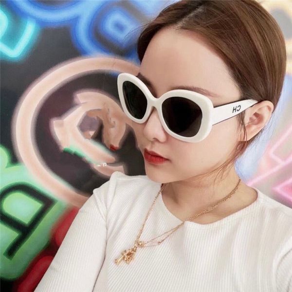 2021 acrylic black and white color matching women's new ch9091 sunglasses plate round, White;black
2021 acrylic black and white color matching women's new ch9091 sunglasses plate round, White;black