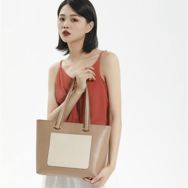 cross body female bag fashion tote cow leather commuter large capacity handbag big shoulder computer
cross body female bag fashion tote cow leather commuter large capacity handbag big shoulder computer