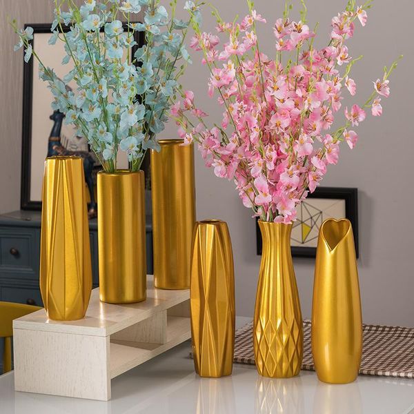 luxury europe gold ceramic vase home decor creative design porcelain decorative flower vase for wedding decoration
luxury europe gold ceramic vase home decor creative design porcelain decorative flower vase for wedding decoration
