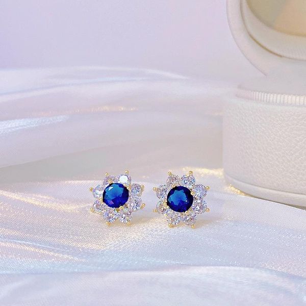 stud bunta fashion trend korean micro inlay zirconia earrings charm lady bling cubic zircon earring bright blue bijoux gift, Golden;silver
stud bunta fashion trend korean micro inlay zirconia earrings charm lady bling cubic zircon earring bright blue bijoux gift, Golden;silver