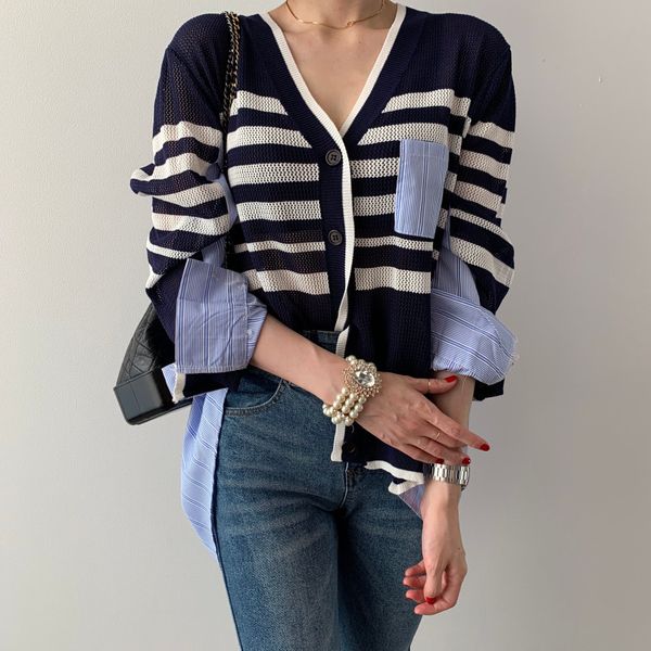 2021 new autumn winter single-breasted v-neck striped stitching sweater coat ol knit cardigan loose knitted sweaters qn8t, White;black
2021 new autumn winter single-breasted v-neck striped stitching sweater coat ol knit cardigan loose knitted sweaters qn8t, White;black