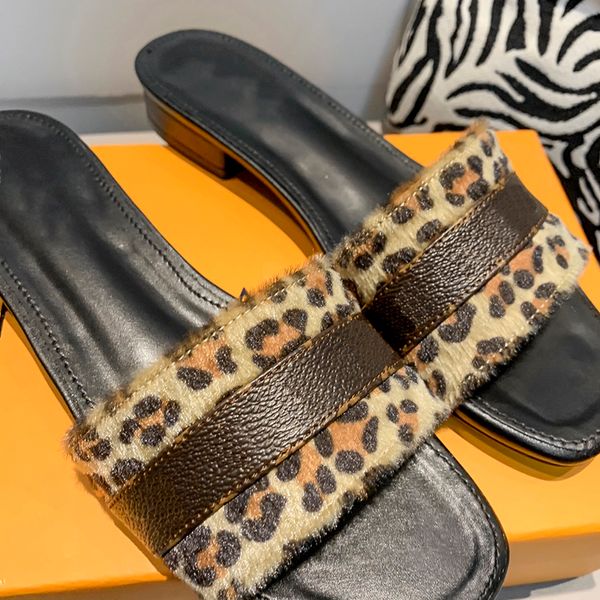women designer iv leopard print slides slippers 2021s paris brand vintage leather flat heel scuffs slipper woman fashion plush fur sandals l, Black
women designer iv leopard print slides slippers 2021s paris brand vintage leather flat heel scuffs slipper woman fashion plush fur sandals l, Black
