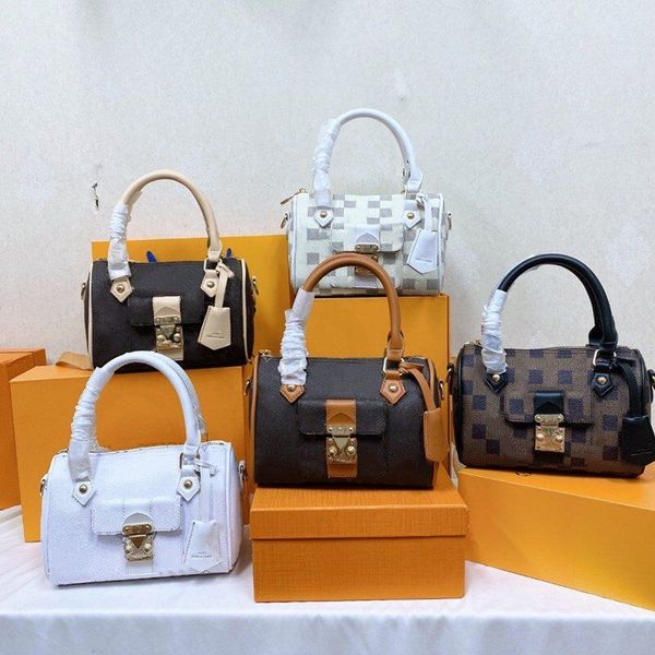 2021 new luxury holiday boston bags designer plain and lattice printed pillow bag for women leather totes fashion handbag lcm
2021 new luxury holiday boston bags designer plain and lattice printed pillow bag for women leather totes fashion handbag lcm