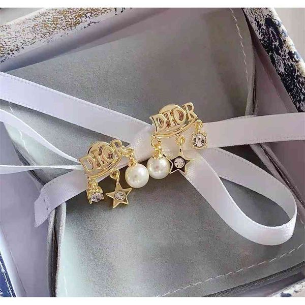 special offer 2021 luxury designer jewelry earrings design temperament pearl advanced simple luxury letter, Silver
special offer 2021 luxury designer jewelry earrings design temperament pearl advanced simple luxury letter, Silver