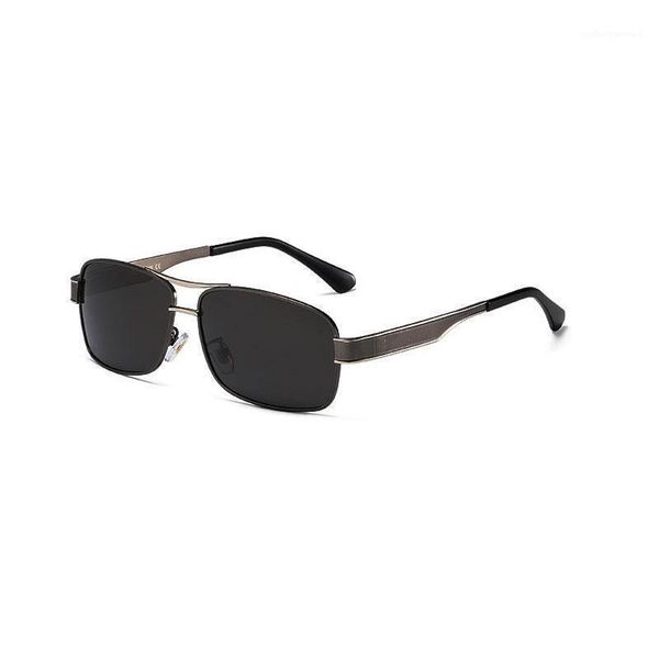 sunglasses style men's and women's polarized 2021 eye protection uv400 with logo, White;black
sunglasses style men's and women's polarized 2021 eye protection uv400 with logo, White;black
