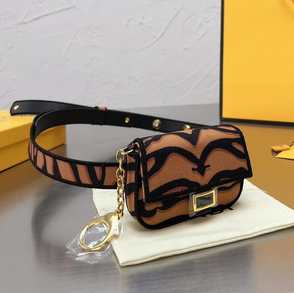 coin bag women wallets luxurys designers mini crossbody purse fashion canvas patchwork color hasp chain handbag letter hardware fanny pack
coin bag women wallets luxurys designers mini crossbody purse fashion canvas patchwork color hasp chain handbag letter hardware fanny pack