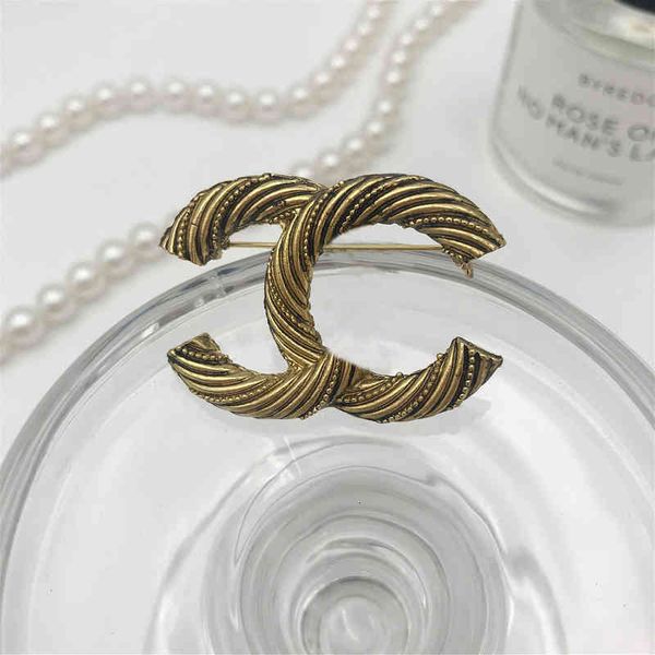 brooch vintage commuter small fragrance twist pattern black gold plated c letter classic women's simple medieval, Gray
brooch vintage commuter small fragrance twist pattern black gold plated c letter classic women's simple medieval, Gray