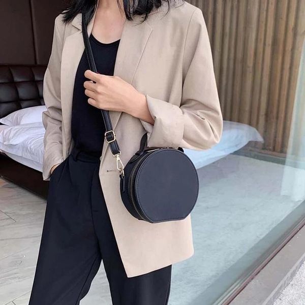 evening bags ladies shoulder bag frosted retro small black simple round female pu leather 2021 lady messenger
evening bags ladies shoulder bag frosted retro small black simple round female pu leather 2021 lady messenger
