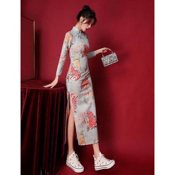 ethnic clothing improved cheongsam 2021 autumn retro elegant young bone erosion light ripe chinese style deerskin velvet dress., Red
ethnic clothing improved cheongsam 2021 autumn retro elegant young bone erosion light ripe chinese style deerskin velvet dress., Red