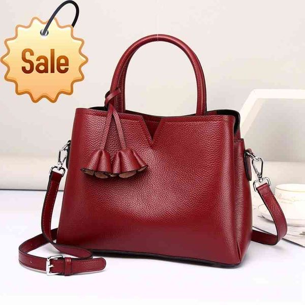 leather women's bag messenger fashion diana bag flower 2021 new layer cowhide one shoulder handbag versatile 6057
leather women's bag messenger fashion diana bag flower 2021 new layer cowhide one shoulder handbag versatile 6057