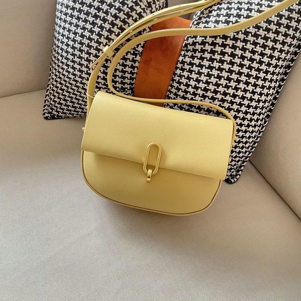 evening bags bag niche spring leather female messenger 2021 wave design semicircular saddle
evening bags bag niche spring leather female messenger 2021 wave design semicircular saddle