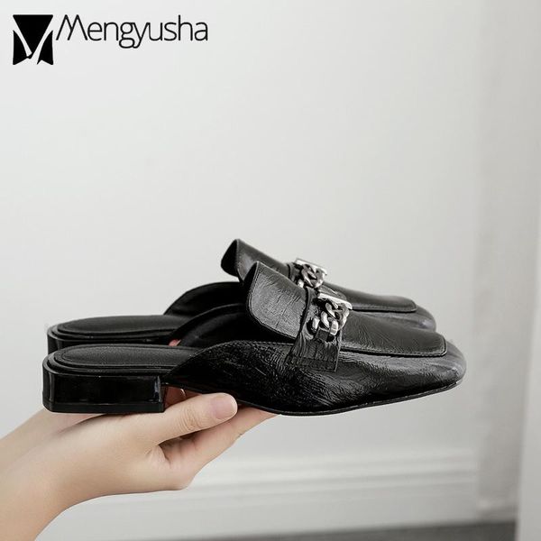slippers japanned leather flat heel zapatos mujer metal chains decoration slip-on square toe slides woman autumn shoes 2021, Black
slippers japanned leather flat heel zapatos mujer metal chains decoration slip-on square toe slides woman autumn shoes 2021, Black