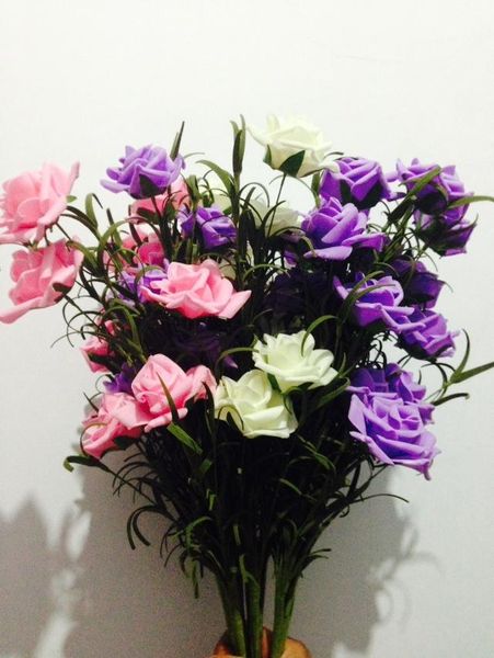 2021 artificial pe foam rose stem in many different colors artifical flowers for weddings (120pcs /lot)
2021 artificial pe foam rose stem in many different colors artifical flowers for weddings (120pcs /lot)