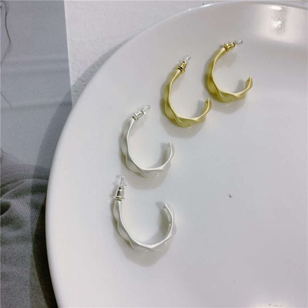 hbp fashion south korea dongdamen cool wind wave matte metal versatile earrings new, Silver
hbp fashion south korea dongdamen cool wind wave matte metal versatile earrings new, Silver