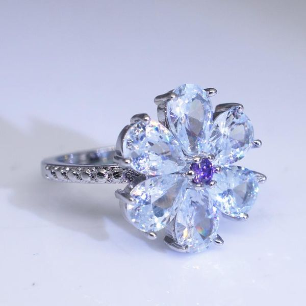wedding rings inlaid white zircon water droplet pear shape ring snowflake flower christmas ornaments, Slivery;golden
wedding rings inlaid white zircon water droplet pear shape ring snowflake flower christmas ornaments, Slivery;golden