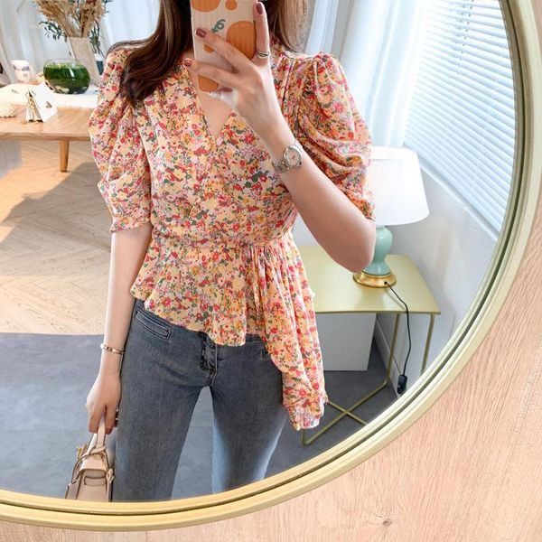 women's blouses & shirts 2021 summer korean v-neck waist show thin and fresh chic floral short sleeve chiffon top, White
women's blouses & shirts 2021 summer korean v-neck waist show thin and fresh chic floral short sleeve chiffon top, White