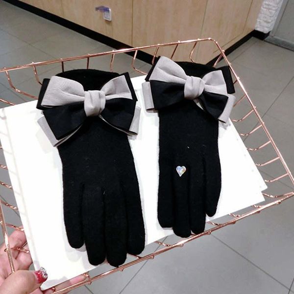 fingerless gloves rhinestone&bowknot wool touch screen mittens winter women double layer cashmere thicker warm guantes luvas female, Blue;gray
fingerless gloves rhinestone&bowknot wool touch screen mittens winter women double layer cashmere thicker warm guantes luvas female, Blue;gray