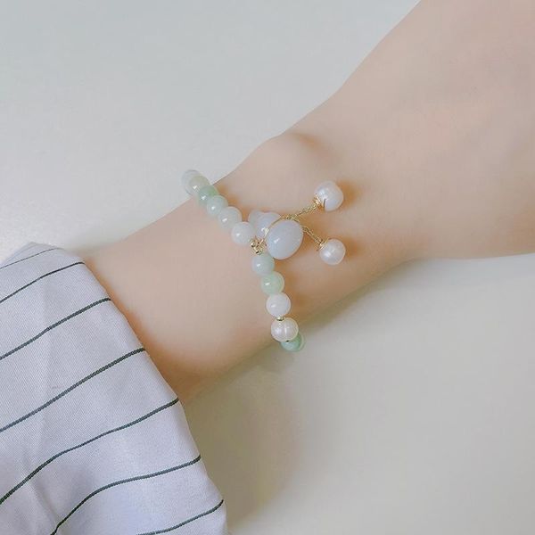 charm bracelets treasure gourd bracelet femininity simple imitation jade hand natural pearl retro hhand ornaments, Golden;silver
charm bracelets treasure gourd bracelet femininity simple imitation jade hand natural pearl retro hhand ornaments, Golden;silver